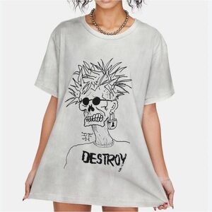 Ed Hardy graphic tee
